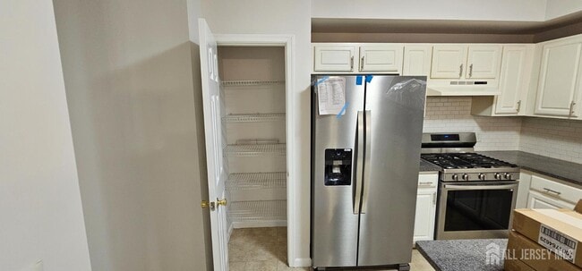 Building Photo - 60 Forest Dr