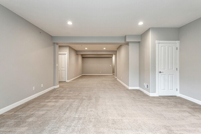 Building Photo - 4666 Sagewood Cir