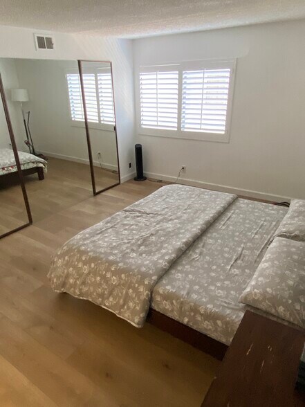 Primary Bedroom - 365 W Alameda Ave