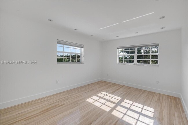 Building Photo - 11401 SW 72nd Pl