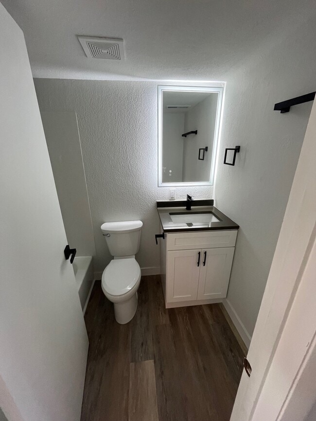 Building Photo - 2714 Center St