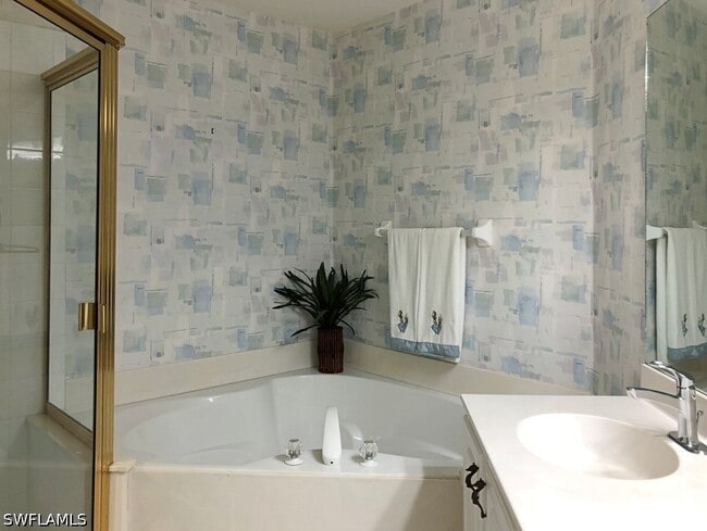 Building Photo - 14570 Grande Cay Cir