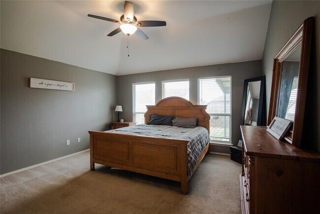 Building Photo - 113 Windsor-