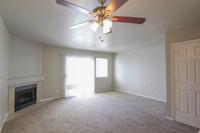 Building Photo - 1172 Burton Dr
