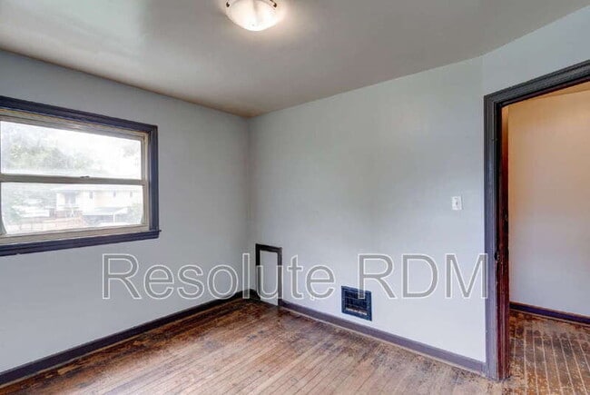 Building Photo - 201 S Emerson Ave