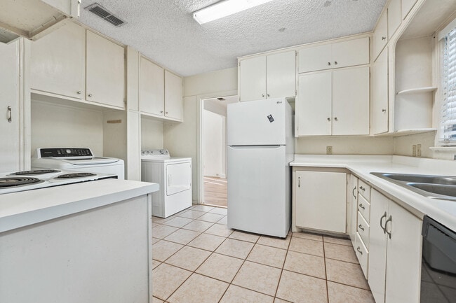 Building Photo - 2216 30th St