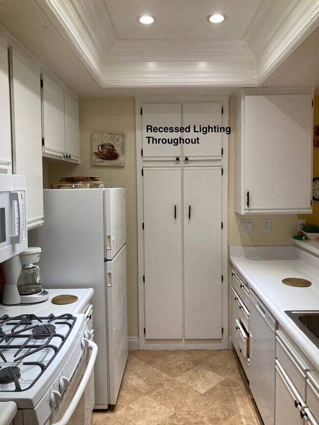 Building Photo - 25252 Via Lido