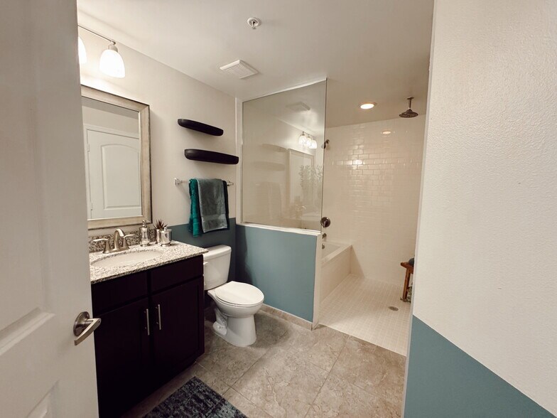 Building Photo - 4351 NW 114th Path