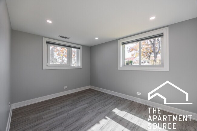 Building Photo - 7225 E Prairie Rd