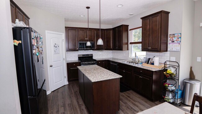 Building Photo - 7320 Blackwell Dr