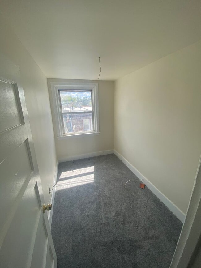 Building Photo - 702 Copley Rd