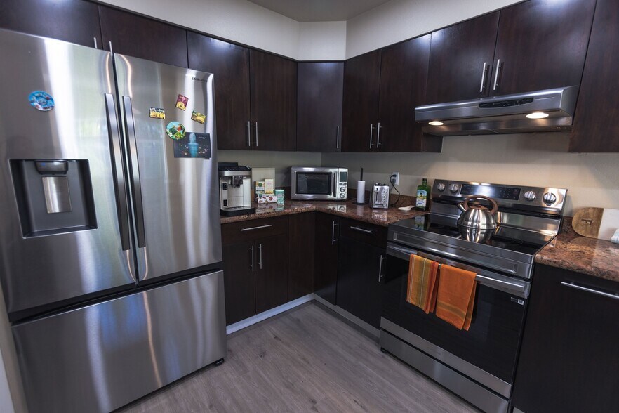 Building Photo - 16711 Graystone Dr