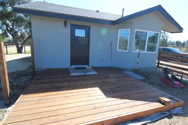 Building Photo - 2 Bedroom, 1 Bath home
