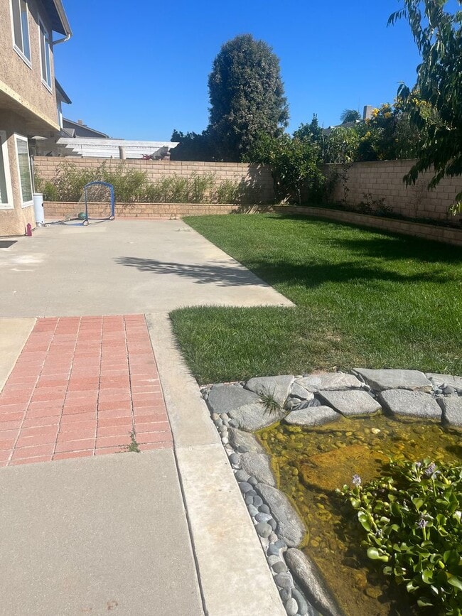 Building Photo - 2 Story Home for Rent in North Oxnard