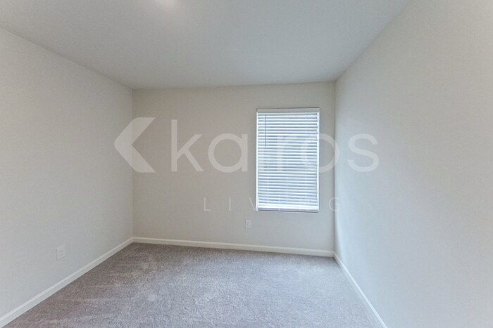 Building Photo - 202 Topaz Ln