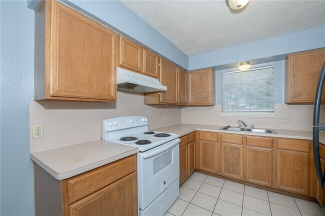 Building Photo - 1813 Sara Dr