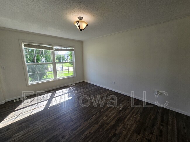 Building Photo - 1138 White Ivy Pl NE