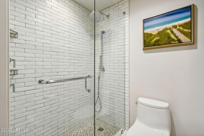 Building Photo - 426 Beachside Pl