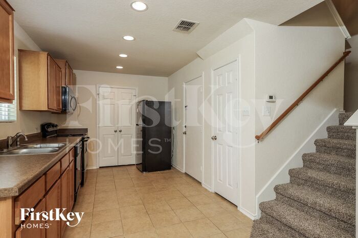 Building Photo - 1442 Frio Run