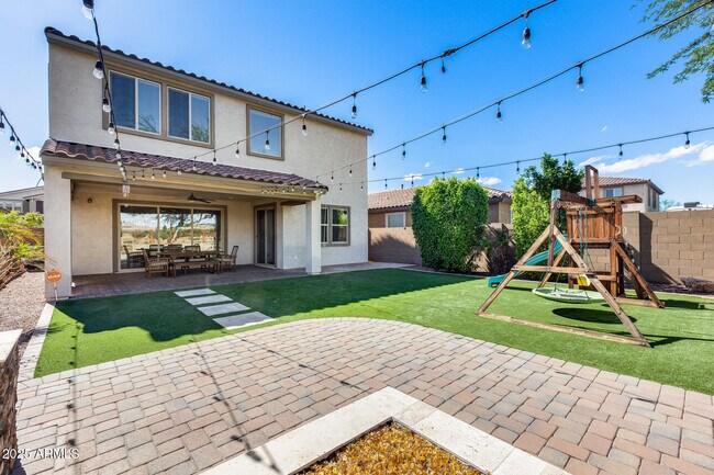 Building Photo - 9944 W Louise Dr
