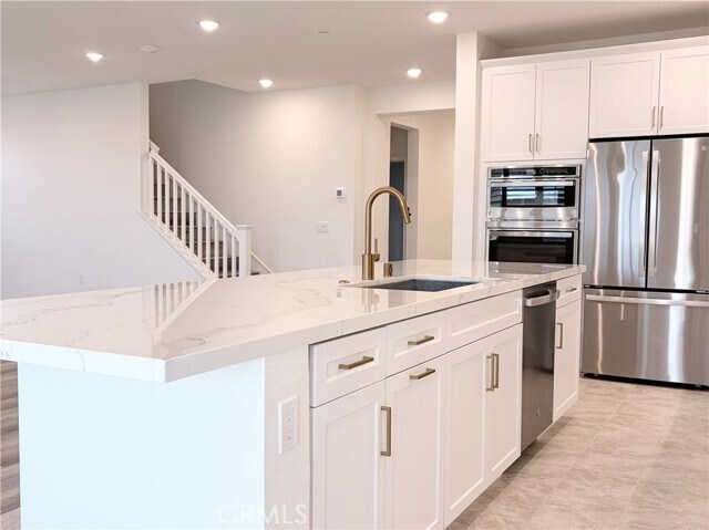 Building Photo - 26756 Bermudez St