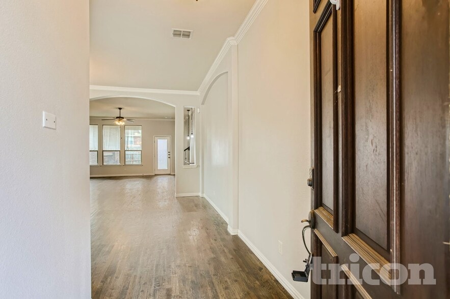 Building Photo - 396 Florence Dr