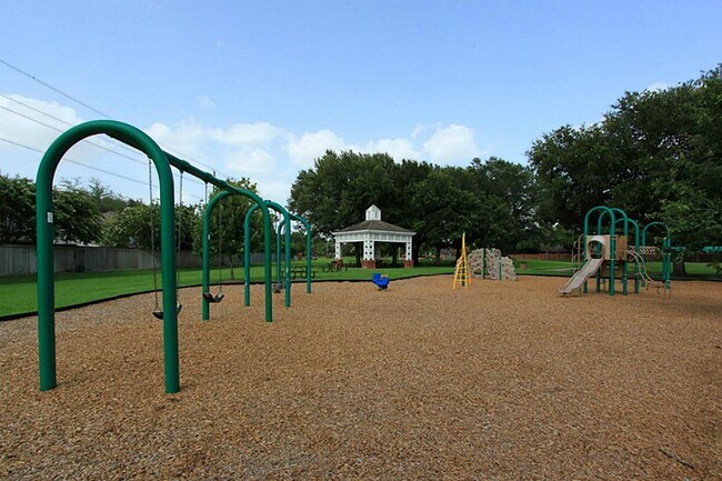 Building Photo - 523 High Meadows Dr