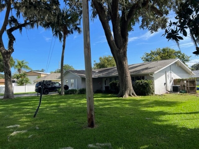 Building Photo - 320 S Brighton Dr