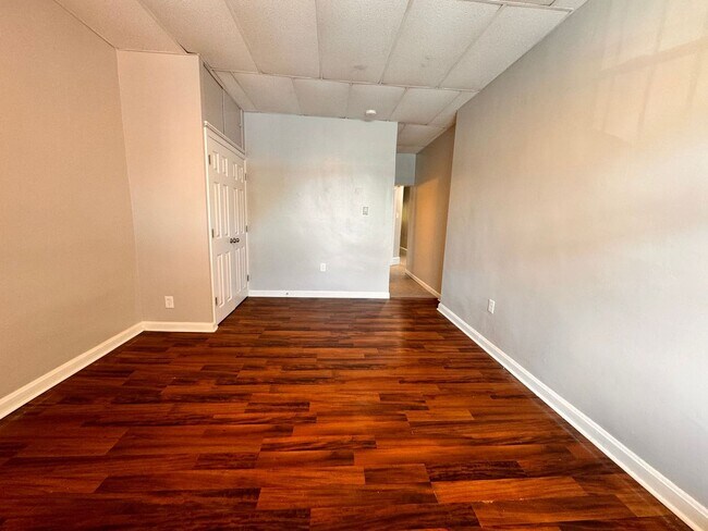 Building Photo - 5439 Hunter St