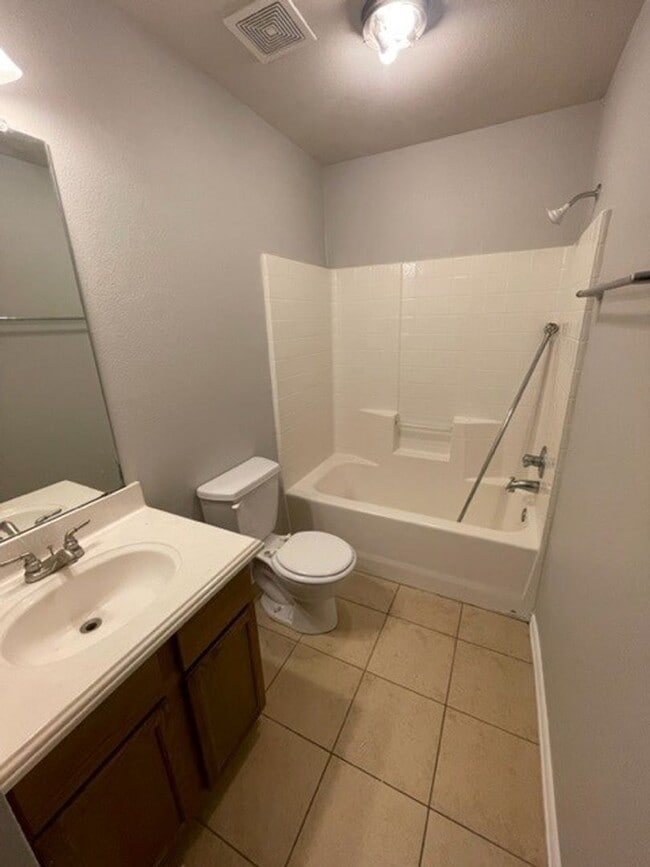 Building Photo - 1912-2000 Prosperity Trail