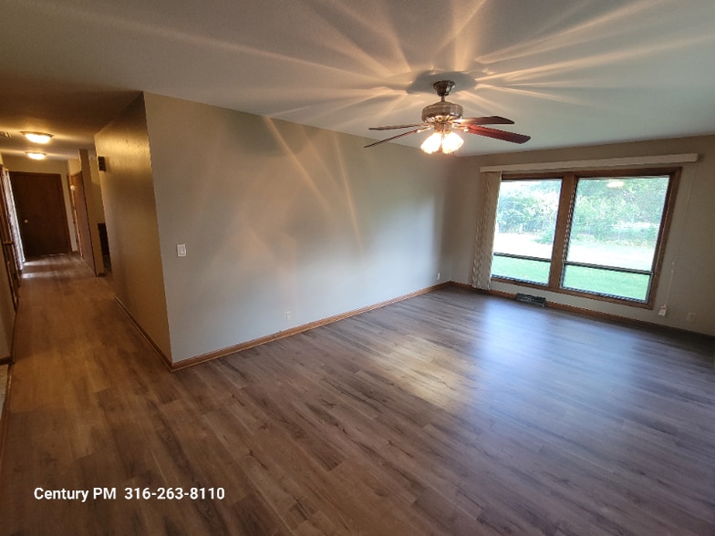 Building Photo - 9700 W 9th St N