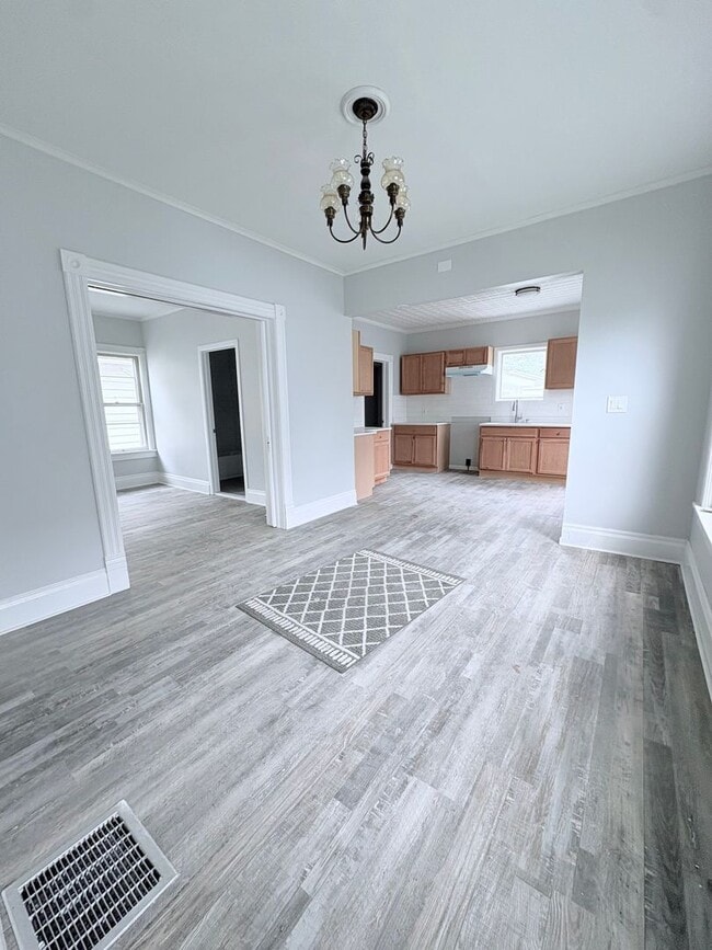 Building Photo - 409 Healy Ave