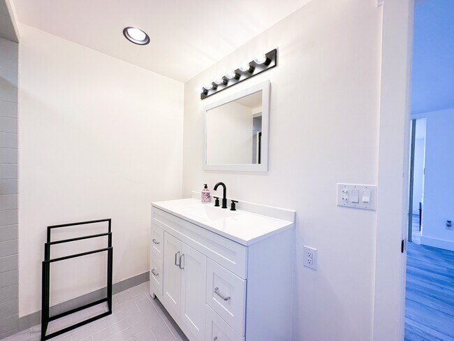 Building Photo - 23 Hewson Ave