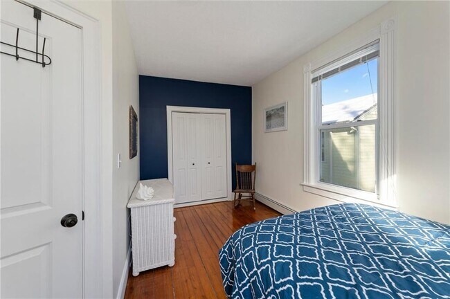 Building Photo - 15 W Narragansett Ave