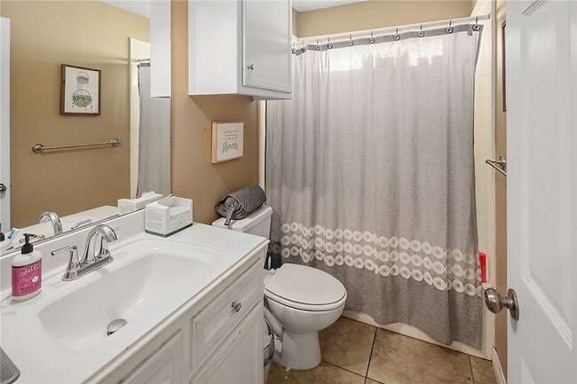 Building Photo - 335 Robelmont Dr