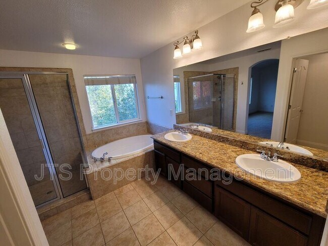 Building Photo - 11785 Rose Wind Ct