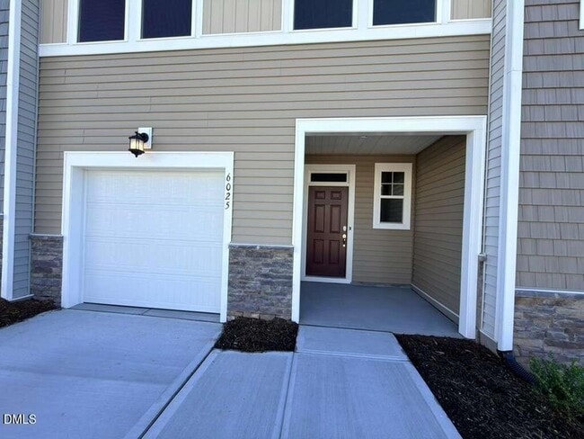 Building Photo - 6025 Grey Colt Wy