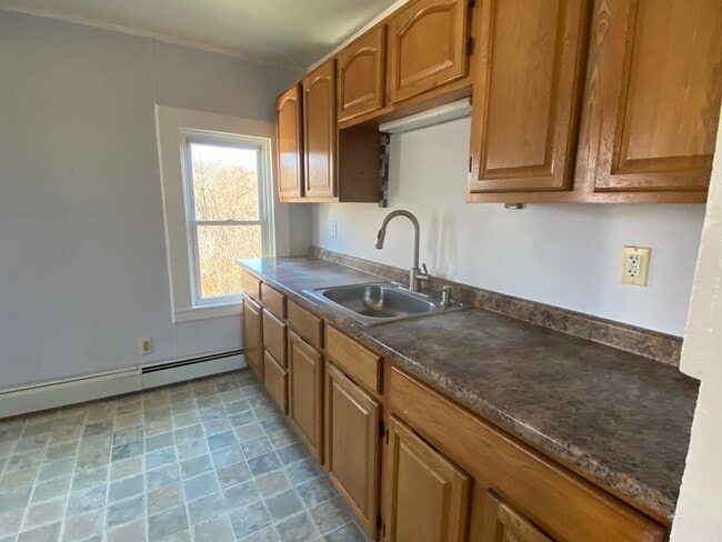 Building Photo - 625 N Main St