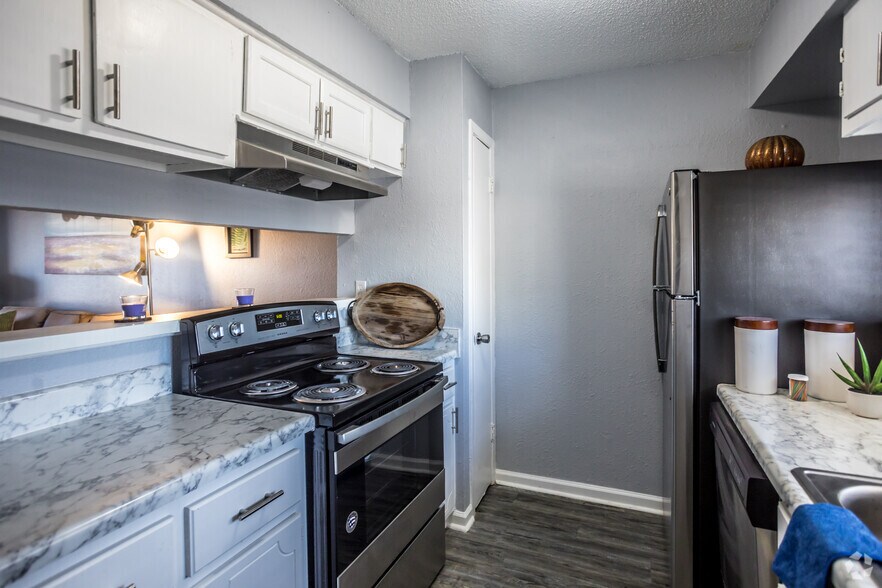 Primary Photo - Sutton at Shelby