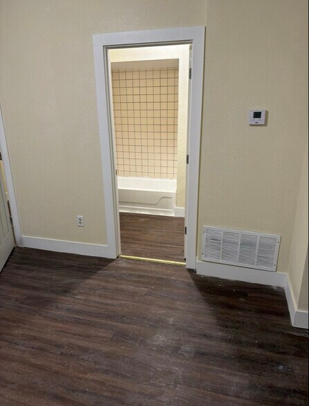 Building Photo - 2459 S 8th St