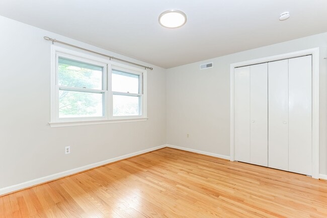 Building Photo - Spacious 3-Bedroom 1.5 Bath Home on 4 Acres