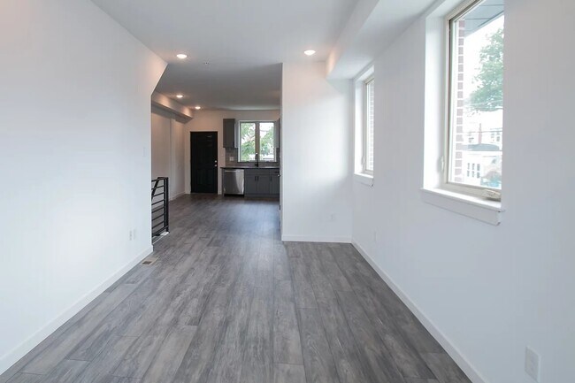 Building Photo - 1401 N Felton St