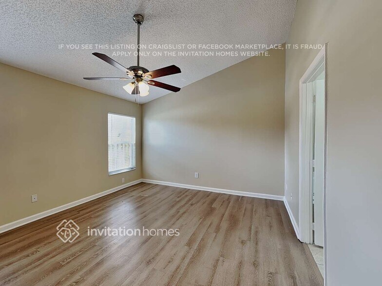 Building Photo - 896 Garden Glen Loop