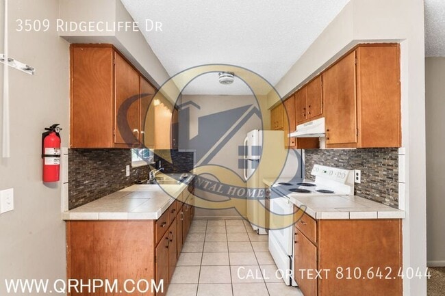 Building Photo - 3509 Ridgecliffe Dr