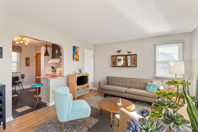 Primary Photo - Beautiful Home In Underwood Park Neighborhood