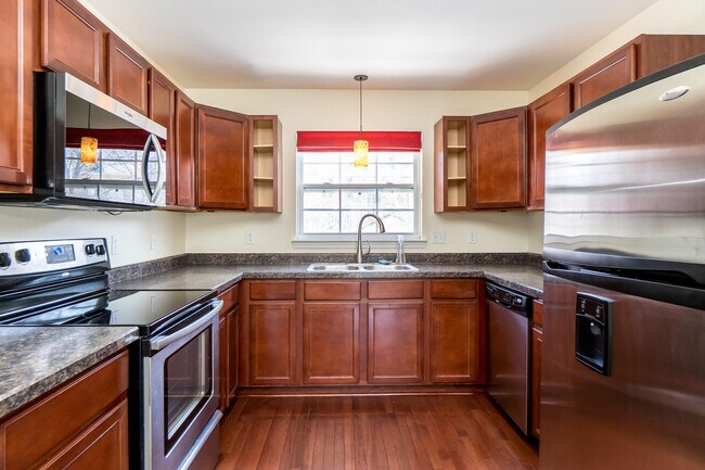 Building Photo - 6225 Brant Ln