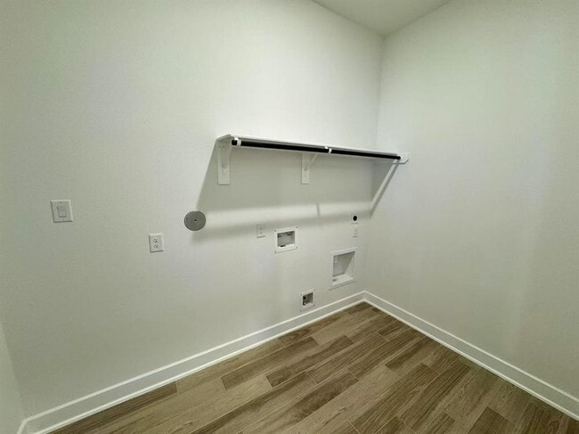 Building Photo - 31019 Sun Vly Dr