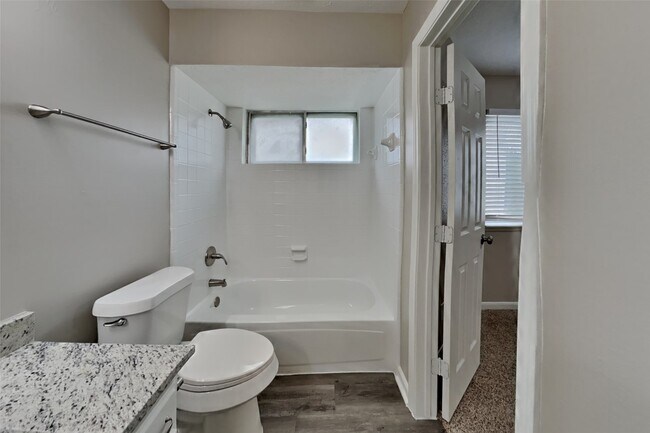 Building Photo - 16306 Ash Point Ln