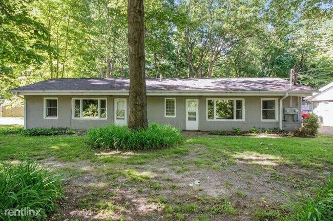 Primary Photo - 2 br, 1 bath Duplex - 4214 Branch Ave