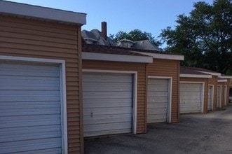 Building Photo - Center Street Village